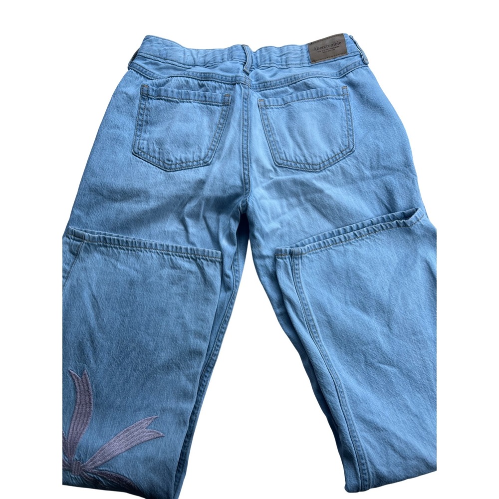 Abercrombie Kids Low Rise Baggy Jeans Light Wash Pink Embroidered Bows 13/14 - Picture 4 of 5